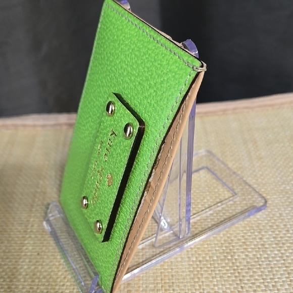 Kate Spade Green card wallet LIKE NEW - Picture 7 of 7